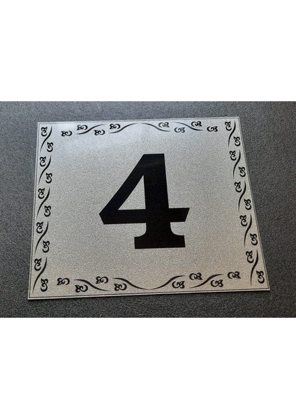 Kapı Numarası 10X12 cm Metalik Gümüş Gri Üzeri Siyah Baskı Kendinden Yapışkanlı No:4