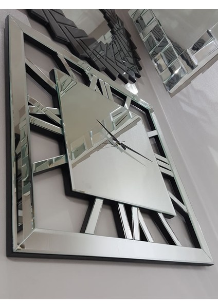 Square Silver Model Gümüş Renk 70 Cm x 70 Cm Dekoratif Aynalı Duvar Saati indirimleri