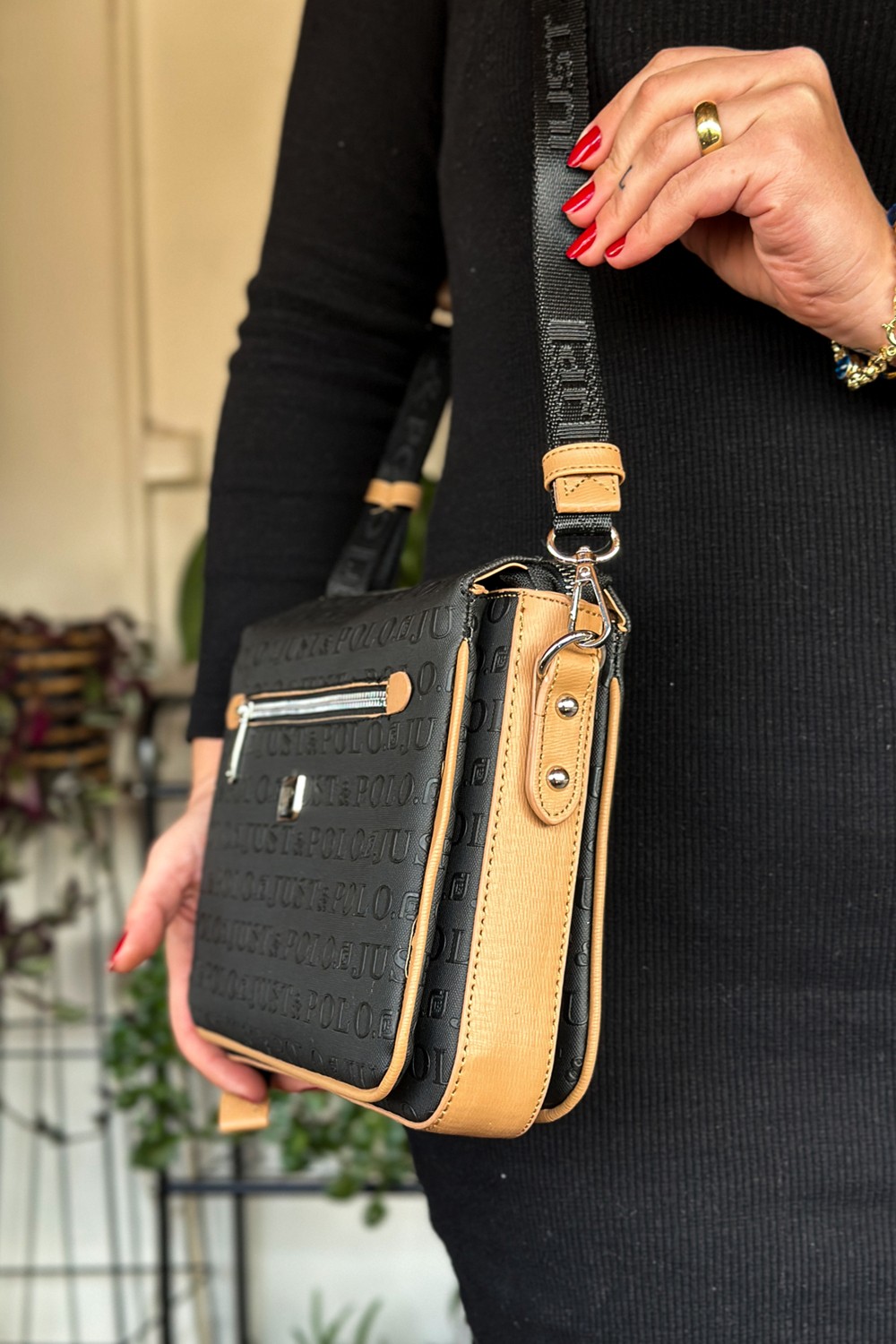 Just Polo Kadın 3 Bölmeli Ayarlanabilir Uzun Askılı Postacı Çanta ve Cüzdan Kombini Siyah - Taba Uzun Askılı Ergonomik Tasarım görsel 6