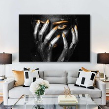 SML Tablo Kaşları ve Tırnakları Gold Boyalı Elleri Yüzünde Gümüş Manken Kanvas Tablo