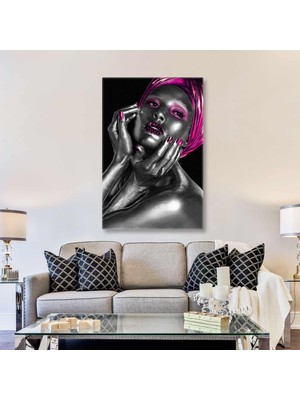 SML Tablo Gümüş ve Pembe Makyajlı ve Saç Aksesuarlı Dudakları Pırıltılı Manken Kanvas Tablo