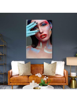 Sarı Ve Lacivert Sim Makyajlı Kadın Dekoratif Dikey Kanvas Tablo