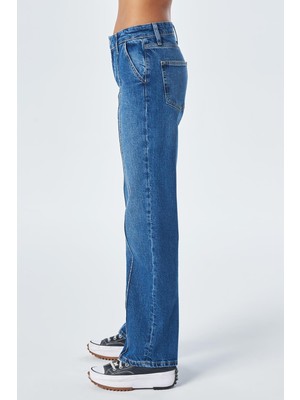 Cross Jeans Orta Mavi Düşük Bel Nervürlü Fermuarlı Relax Fit Jean Pantolon C 4805-005