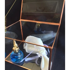 Cam Sandık Damat Bohçası Zincir Detaylı Fanus 25X20X18 cm