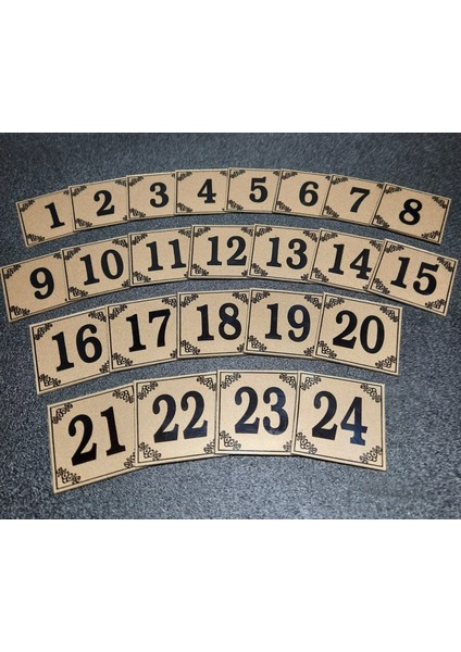 Kapı Numaraları No 1 Den 24 E 4x4 cm Yapışkanlı Metalik Altınsarı Üzeri Siyah Baskı