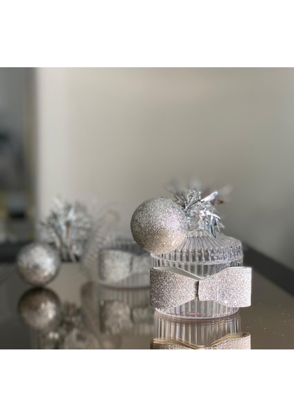 Yeni Yıl Yılbaşı Lüks Süslü Hediyelik Şeker Sunum Kutusu Dekorasyon Şekerlik Gümüş Gri Tek Adet modelleri