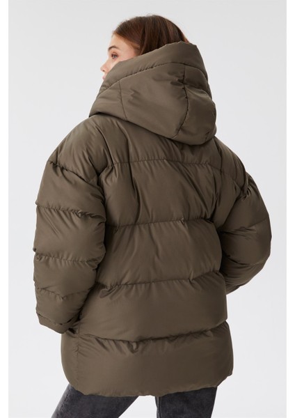 Meley Kadın Mont Haki modelleri