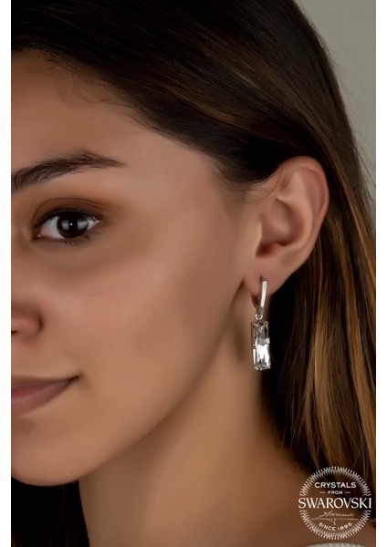 Crystal Kadın Beyaz Baget Sallantılı Küpe fiyatları