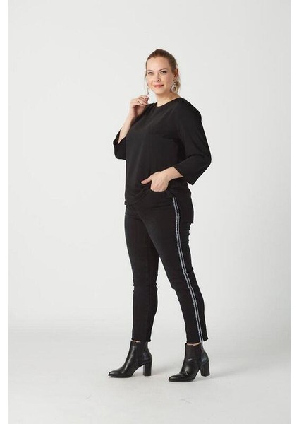 P004S Yanı Püsküllü Tam Kalıp Dar Paça Kot Pantolon Siyah