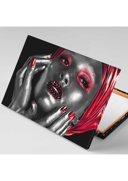 Gümüş ve Kırmızı Makyajlı ve Saç Aksesuarlı Dudakları Pırıltılı Manken Kanvas Tablo fiyatları
