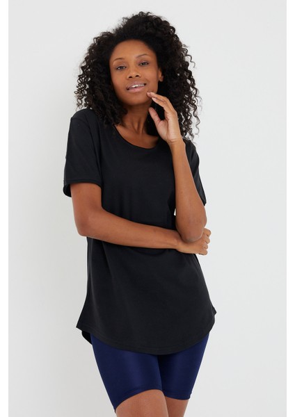 Tarz Cool Women Siyah Pis Yaka Salaş T-SHIRT-XKTCPS001R16S fırsatları