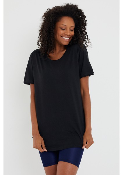 Women Siyah Pis Yaka Salaş T-SHIRT-XKTCPS001R16S fiyatları