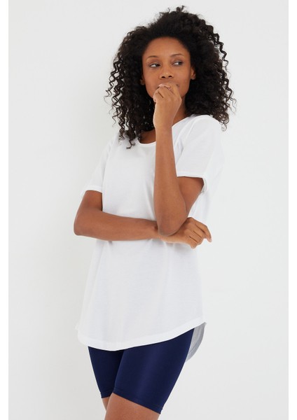 Women Beyaz Pis Yaka Salaş T-SHIRT-XKTCPS001R15S fırsatları