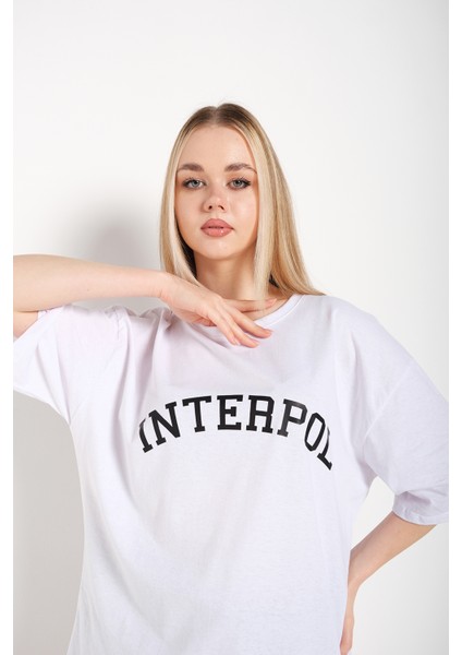 Interpol Baskılı Oversize Kadın T-Shirt fırsatları