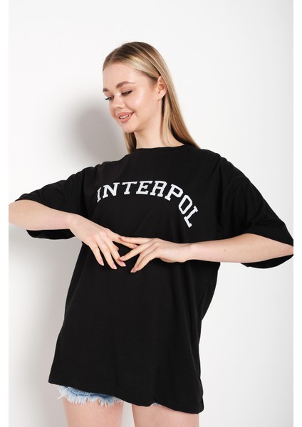 Interpol Baskılı Oversize Kadın T-Shirt modelleri