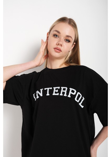 Interpol Baskılı Oversize Kadın T-Shirt fırsatları