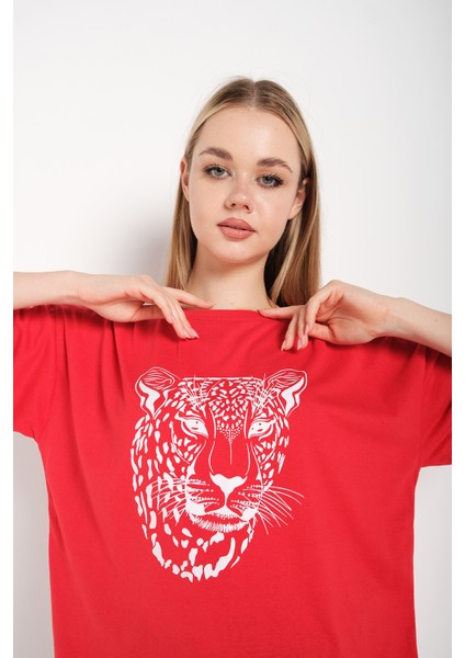 Kadın Leopar Figür Baskılı Oversize T-Shirt