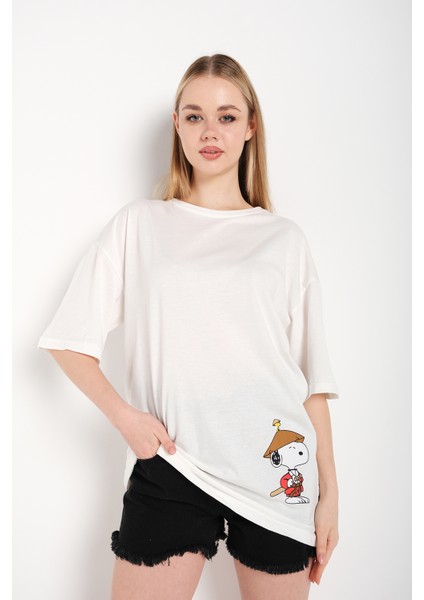 Kadın Snoppy Baskılı Oversize Tişört modelleri