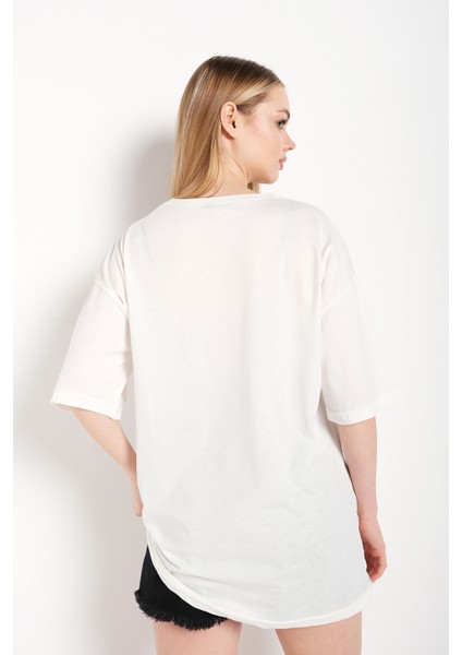 Kadın Snoppy Baskılı Oversize Tişört indirimleri