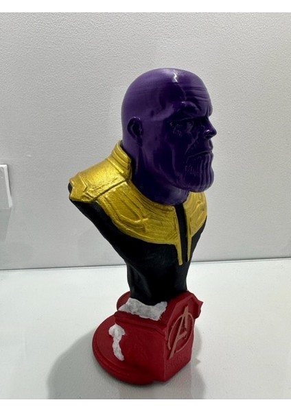 Thanos Büst