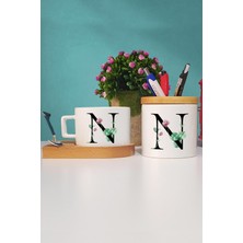 Hedizu Çiçek Desenli N Harfli Ahşap Altlıklı Fincan ve Kalemlik