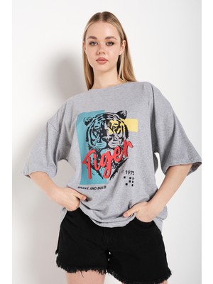 Trendseninle Kadın Oversize Tiger Baskılı T-Shirt