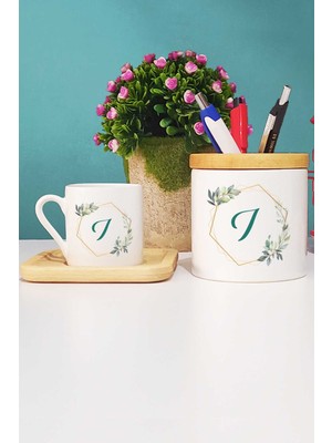 Hedizu Çiçekli I Harfli Türk Kahvesi Fincanı Ahşap Altlıklı ve Kalemlik