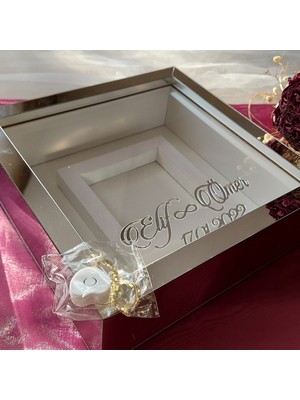 Verda Çerçeve 25 x 25 cm Gümüş Pleksi Kaplı Fotoğraf Bölümlü Isimli ve Tarihli Ledli Çerçeve