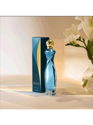Oriflame Divine Kadın EDT Parfum 50 ml Meyveli Koku ile Göz Alıcı Hissedin