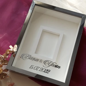 Verda Çerçeve 30 x 40 cm Füme Pleksi Kaplı Fotoğraf Bölümlü Gül Anı Çerçevesi