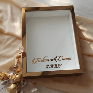 Verda Çerçeve 30 x 40 cm Derin Bronz Pleksi Kaplı Isimli ve Tarihli Gül Anı Çerçevesi