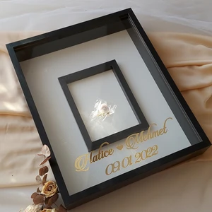 Verda Çerçeve 40 x 50 cm Siyah Renkli Isimli ve Ledli Fotoğraf Bölümlü Gül Anı Çerçevesi