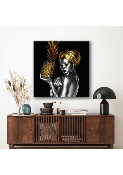 Elinde Ananas Tutan Gold Makyajlı Pırıltılı Dudaklı Gümüş Kadın Dekoratif Kanvas Tablo