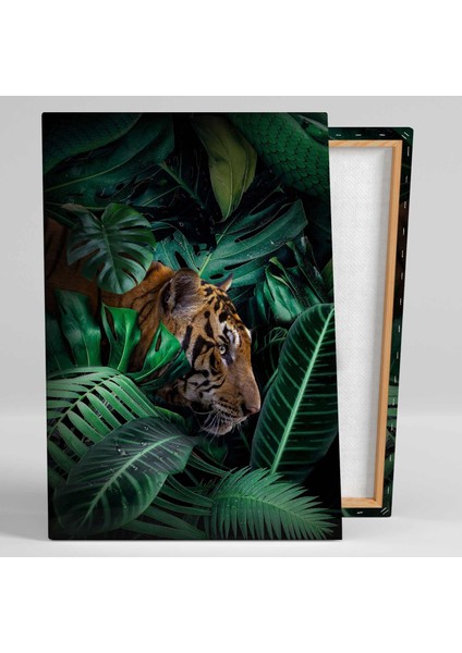 Ormanda Yeşil Yapraklar Arasında Dolaşan Vahşi Kaplan Kanvas Tablo fiyatları