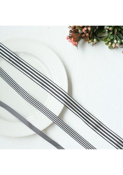 Siyah beyaz çizgili tafta kurdele, 2 metre 25 mm modelleri