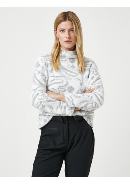 Şahika Ercümen x Koton - Yumuşak Dokulu Dik Yaka Kazak modelleri