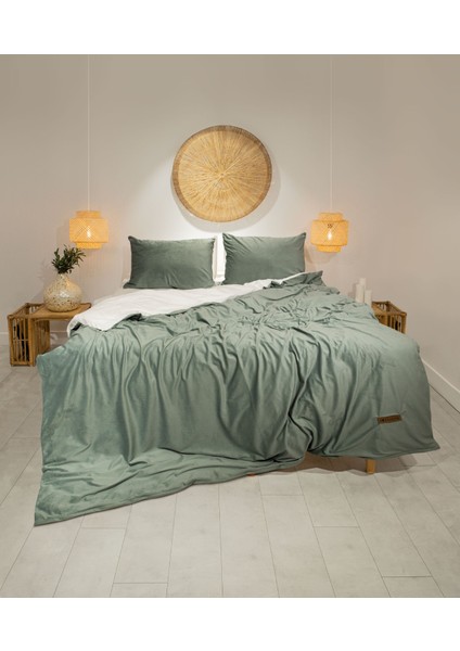 Linda Yeşil Kadife Çift Kişilik Nevresim Takımı 200x220 4 Yastıklı 5009