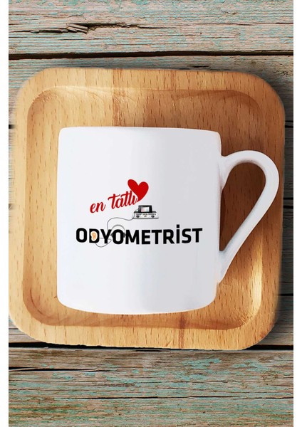 En Tatlı Odyometrist Hediye Türk Kahvesi Fincanı Ahşap Altlıklı ve Anahtarlık