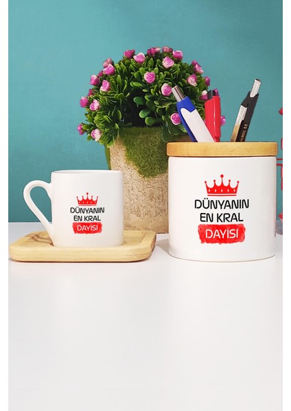Dayıya Hediye Dünyanın En Kral Dayısı Türk Kahvesi Fincanı Ahşap Altlıklı ve Kalemlik