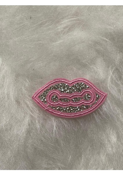 8x4 cm Taşlı Dudak Pembe Aplike Arma Yama Ütü Ile Yapışır