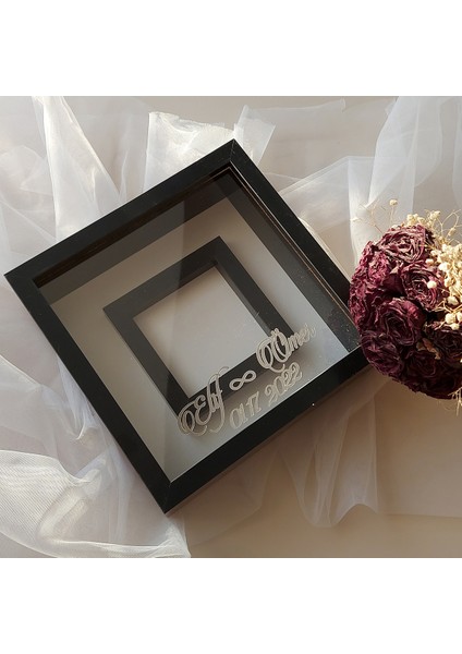 25 x 25 cm Siyah Renkli Fotoğraf Bölümlü Isimli ve Tarihli Çerçeve modelleri