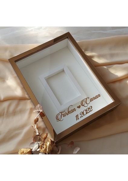 30 x 40 cm Bronz Pleksi Kaplı Fotoğraf Bölümlü Isimli Gül Anı Çerçevesi
