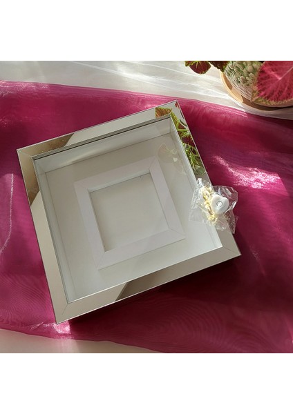 25 x 25 cm Gümüş Pleksi Kaplı Fotoğraf Bölümlü Ledli Çerçeve