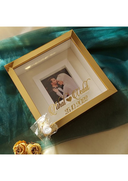 25 x 25 cm Gold Pleksi Kaplı Fotoğraf Bölümlü Isimli ve Tarihli Ledli Çerçeve fiyatları