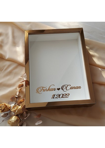 30 x 40 cm Derin Bronz Pleksi Kaplı Isimli ve Tarihli Gül Anı Çerçevesi