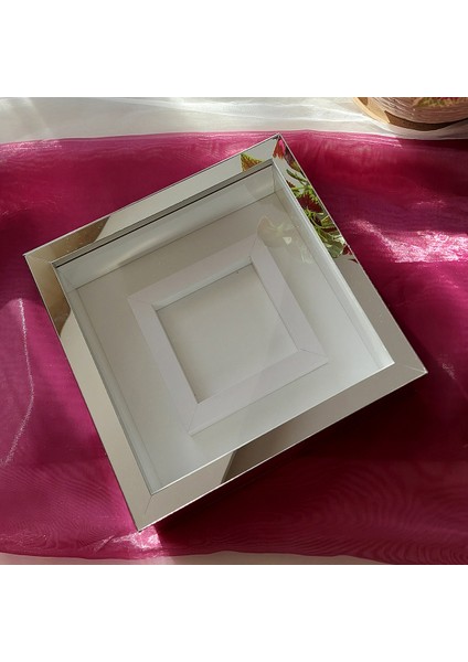 25 x 25 cm Gümüş Pleksi Kaplı Fotoğraf Bölümlü Çerçeve modelleri