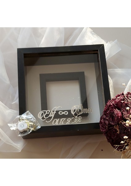 25 x 25 cm Siyah Renkli Fotoğraf Bölümlü Isimli ve Ledli Çerçeve