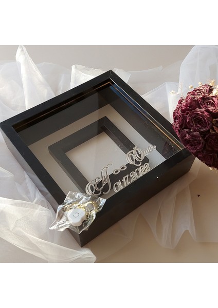 25 x 25 cm Siyah Renkli Fotoğraf Bölümlü Isimli ve Ledli Çerçeve modelleri