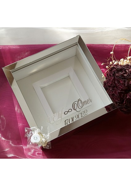 25 x 25 cm Gümüş Pleksi Kaplı Fotoğraf Bölümlü Isimli ve Tarihli Ledli Çerçeve fiyatları