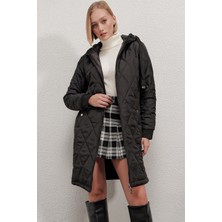 Hazelin Kadın Siyah Kapitone Uzun Şişme Mont HZL22W-BD151381